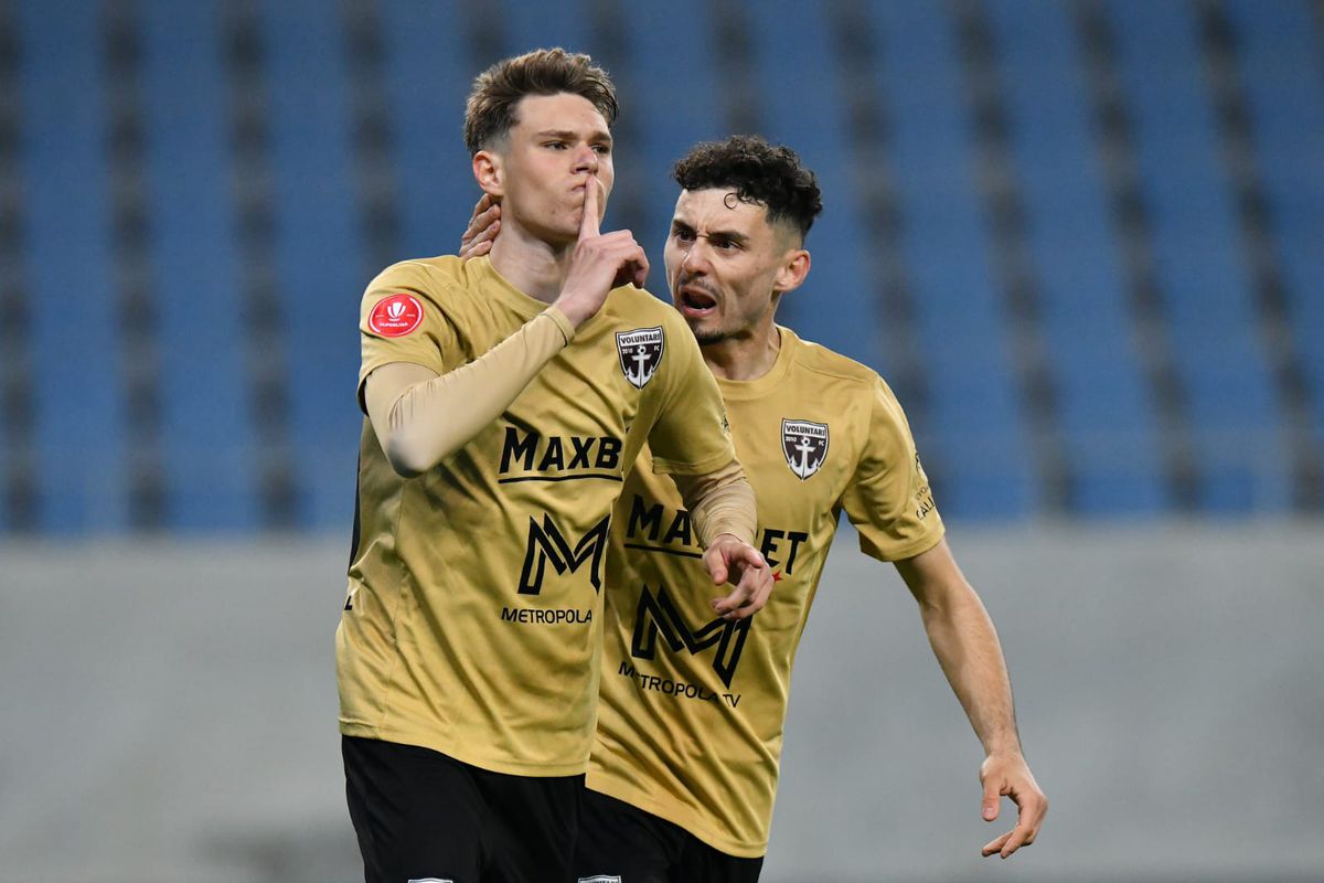 Universitatea Craiova o învinge pe FC Voluntari, într-un meci haotic: Bancu și „centralul” Cojocaru s-au întrecut în gafe! Penalty-nepenalty la ultima fază » Clasamentul ACUM