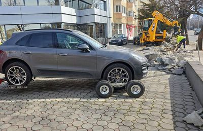 Clotilde Armand nu a renunțat! Imagini de la hotelul lui Dragomir, la care a trimis buldozerele: „Siguranța pietonilor era pusă grav în pericol”