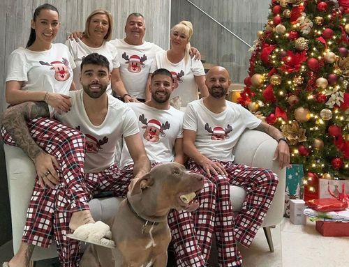 David Raya (foto stânga jos), 28 de ani, portarul lui Arsenal, vrea să-şi apere casa cu un câine interzis în Anglia. Foto: Instagram