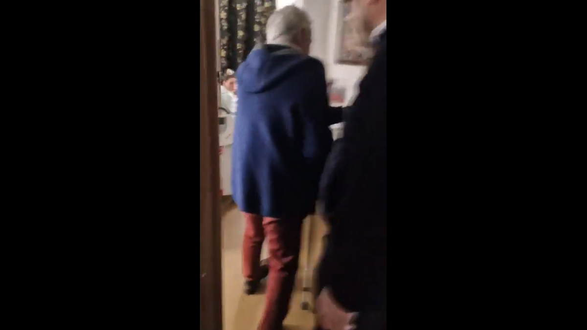 Momentul în care Călin Georgescu a fost adus la audieri