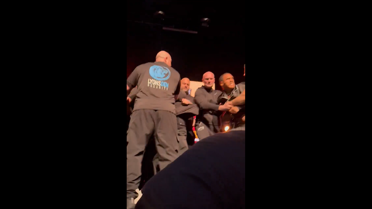 Scene haotice înaintea meciului de box » Chris Eubank Jr i-a spart un ou în față rivalului său: „L-am contaminat din nou”