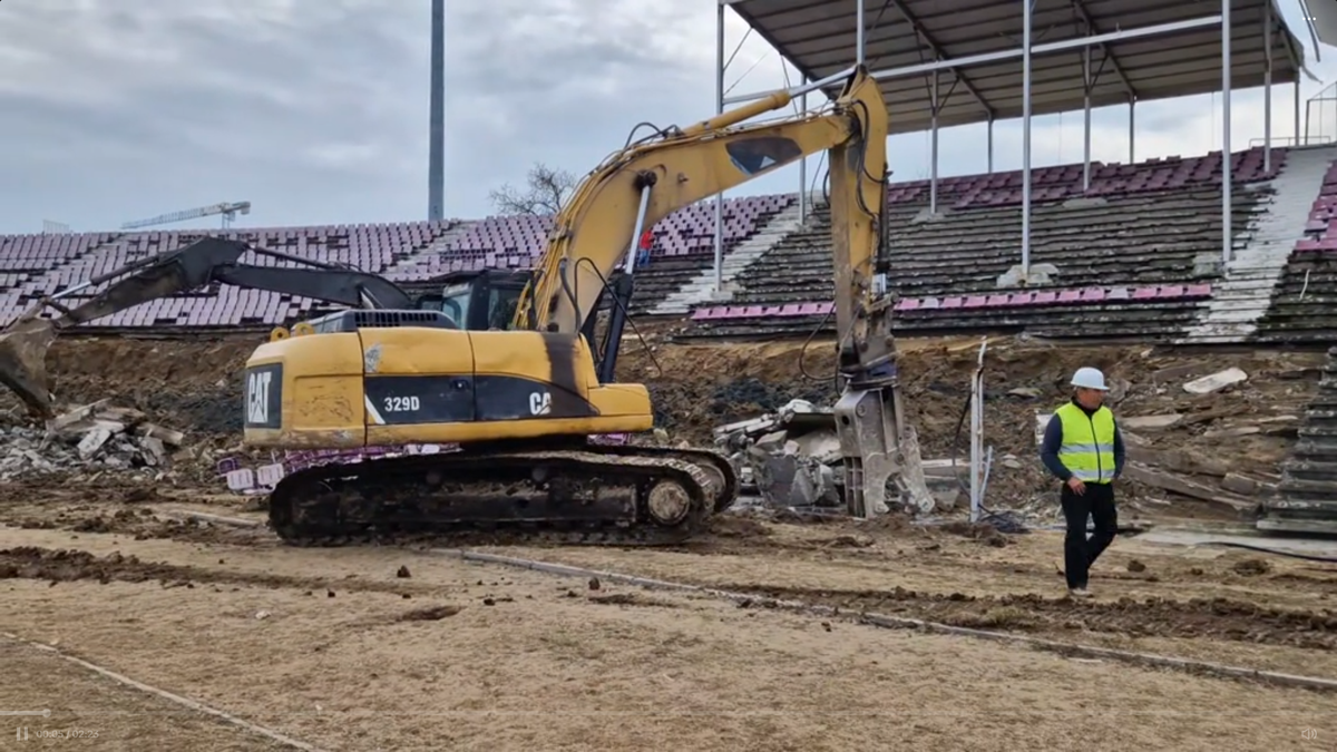 A început demolarea stadionului „Dan Păltinișanu”