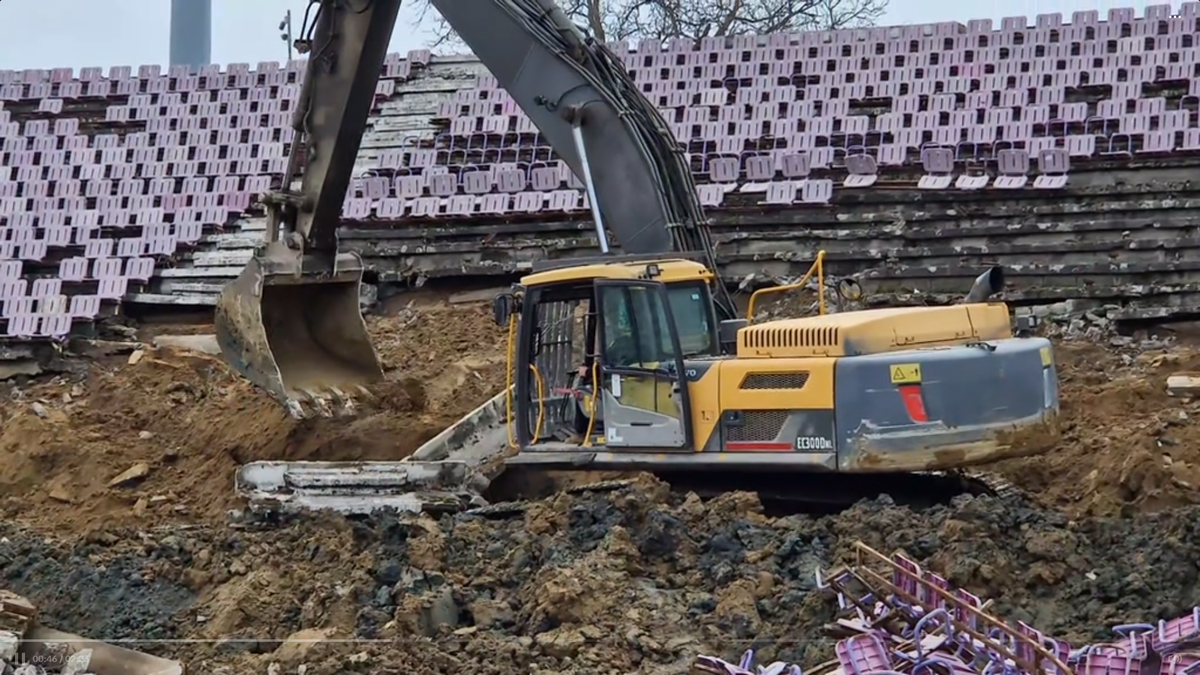 A început demolarea stadionului „Dan Păltinișanu”