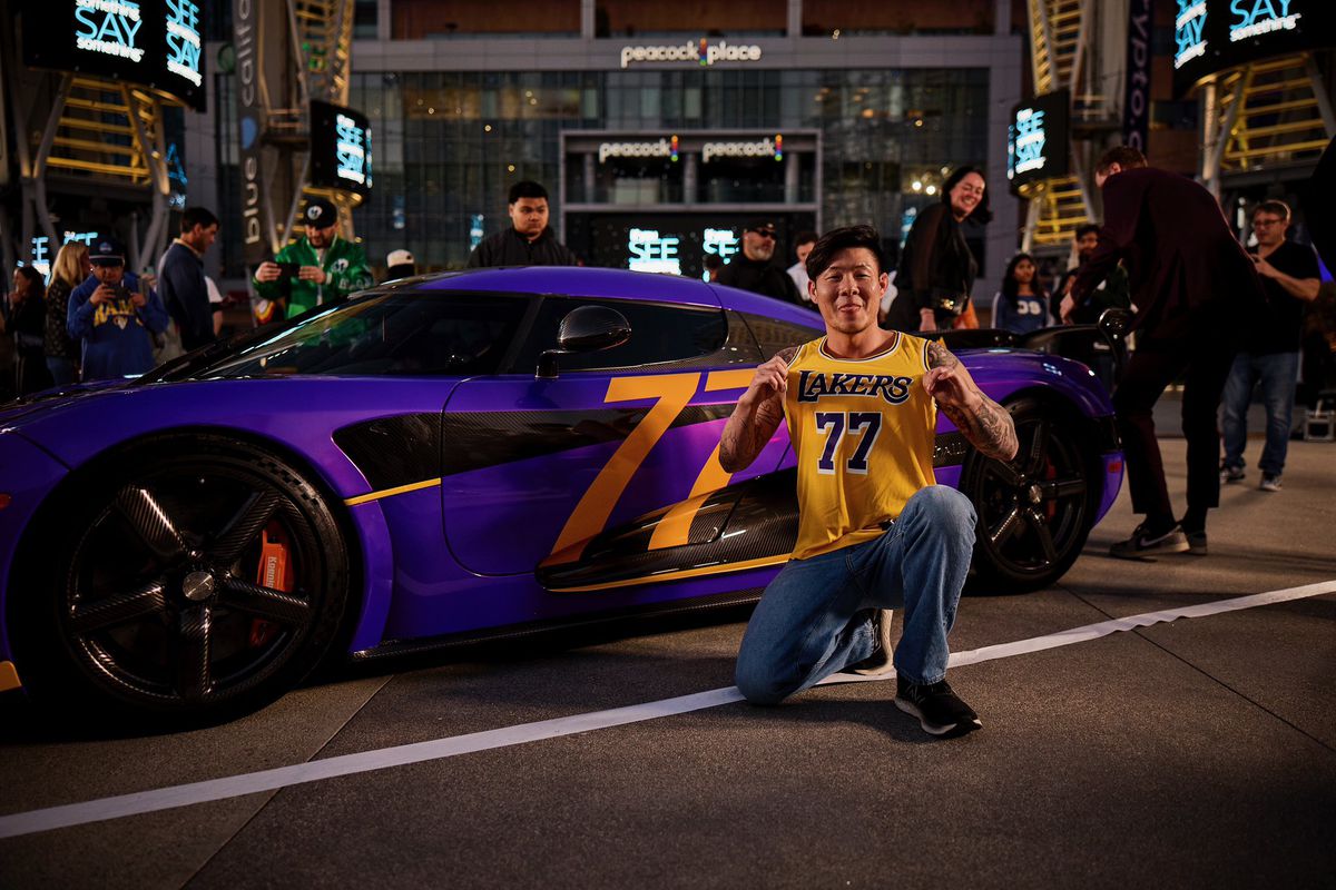 „Rezervorul plin, fără milă” » Jordan i-a dedicat o reclamă lui Luka Doncic și apoi a adus o mașină de 3 milioane de dolari în fața arenei