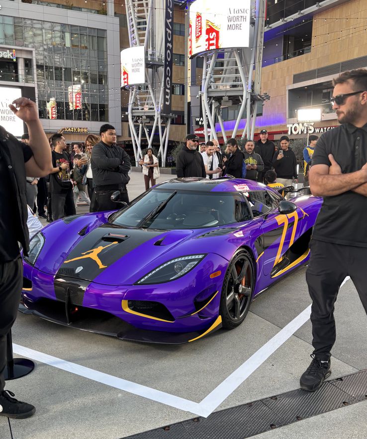 Luka Doncic, superstarul lui Lakers, și pasiunea pentru mașini de lux/Foto: X