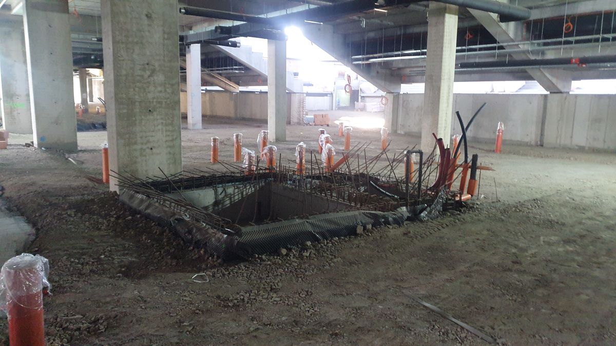 Cum avansează Polivalenta-OZN din centrul țării: două săli integrate, 72 milioane euro, întârzieri din cauza condițiilor meteo și a reproiectării instalațiilor + Când e noul termen de predare