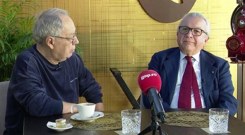 Ovidiu Ioanițoaia alături de bunul său prieten napoletan, baronul Costanzo Jannotti Pecci, proprietarul hotelului din Telese Terme unde naționala a locuit pe durata CM 1990