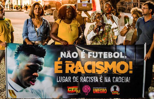 Condamnat pentru atacuri rasiste pe stadion