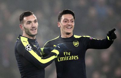 Mărturisire tulburătoare a fostului fotbalist de la Arsenal » Părinții l-au abandonat într-un orfelinat, iar acum îi cer bani