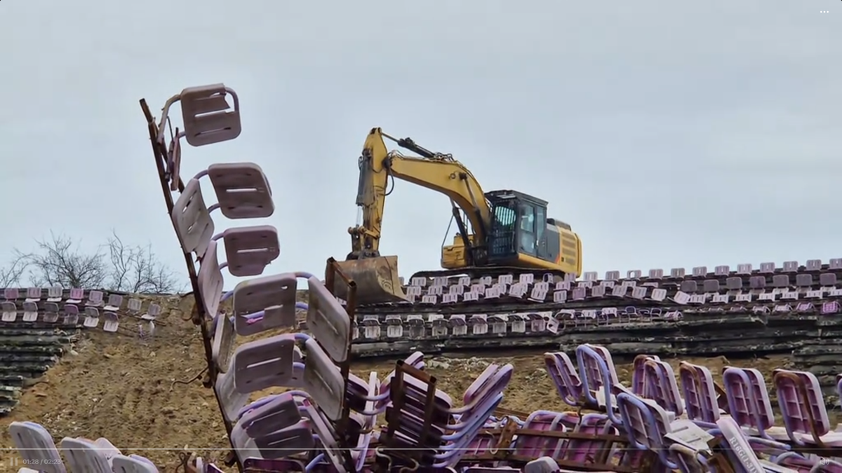 A început demolarea legendarei arene din România, inaugurată în 1963!