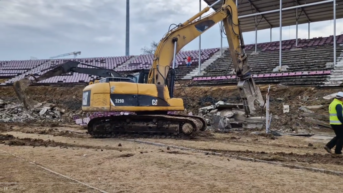A început demolarea legendarei arene din România, inaugurată în 1963!