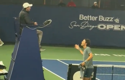 Criză de nervi la un Challenger din SUA! Și-a distrus racheta și apoi a început să urle la arbitru: „Sunteți absurzi. Tot timpul luați deciziile acestea teribile”