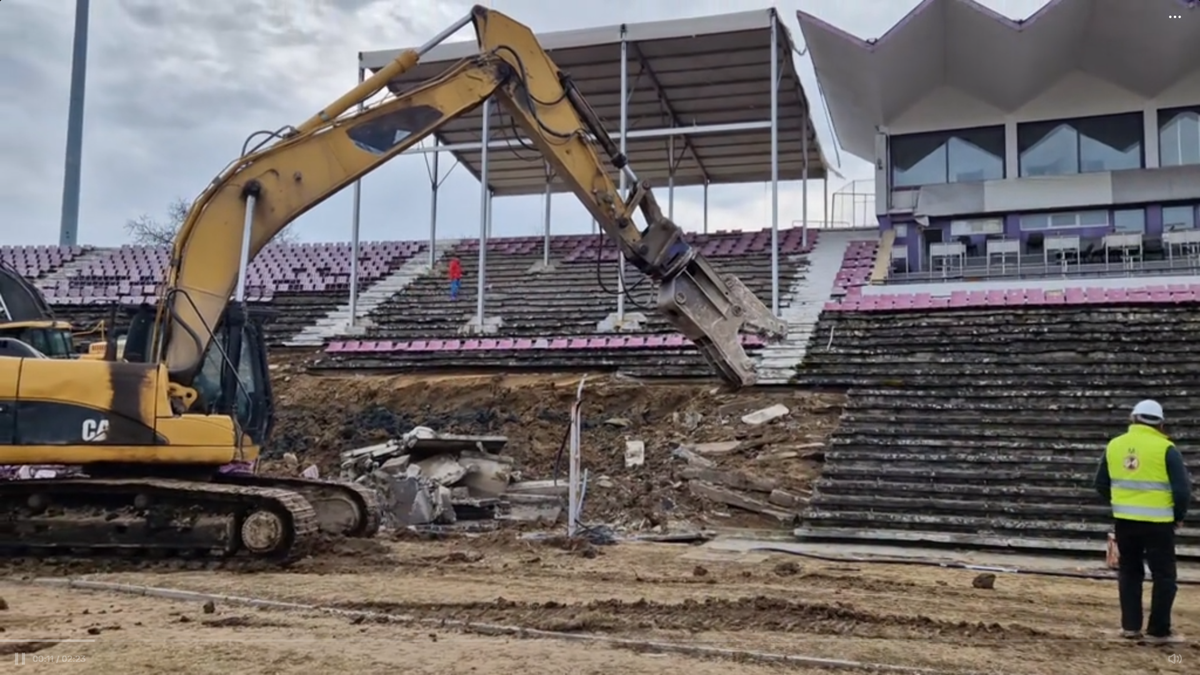 A început demolarea stadionului „Dan Păltinișanu”