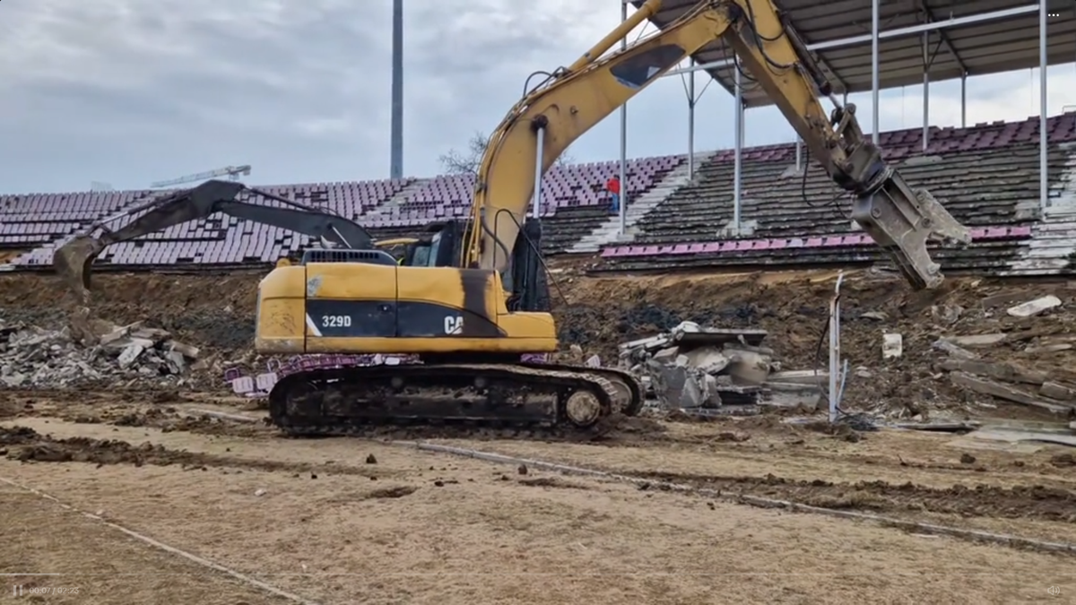 A început demolarea stadionului „Dan Păltinișanu”