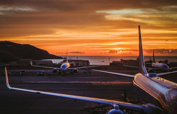 Când ai dreptul la compensație pentru zborurile anulate sau întârziate?