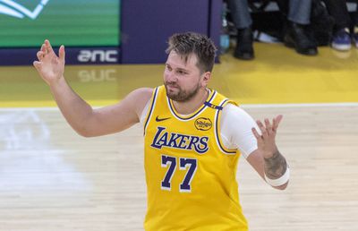 Revanșă pentru Luka Doncic! Superstarul sloven a condus-o pe LA Lakers spre o victorie împotriva echipei care a renunțat la el: „Multe emoții și puțin somn”