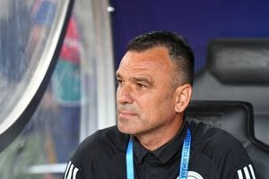 Incredibil! Unde a ajuns să antreneze Toni Petrea, la un an și 6 luni după ce a fost pus pe liber în Superliga: „Bine ai venit!” » Prezentat în tricoul lui FCSB