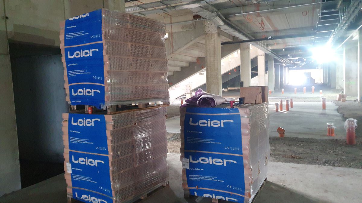 Cum avansează Polivalenta-OZN din centrul țării: două săli integrate, 72 milioane euro, întârzieri din cauza condițiilor meteo și a reproiectării instalațiilor + Când e noul termen de predare