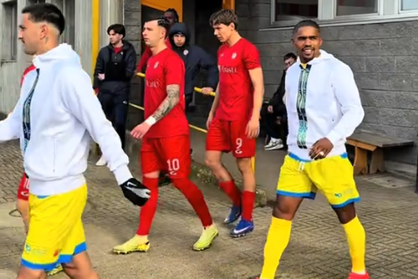 Douglas Costa a evoluat pe un stadion de 750 de locuri // Capturi FOTO: Tiktok @mundialitopodcast