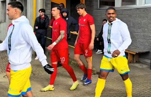 De la Bayern și Juventus, în Serie D! Douglas Costa a evoluat pe un stadion de 750 de locuri