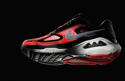 Nike lansează noul model de pantof de alergare Structure Plus: o revoluție a stabilității și a confortului suprem