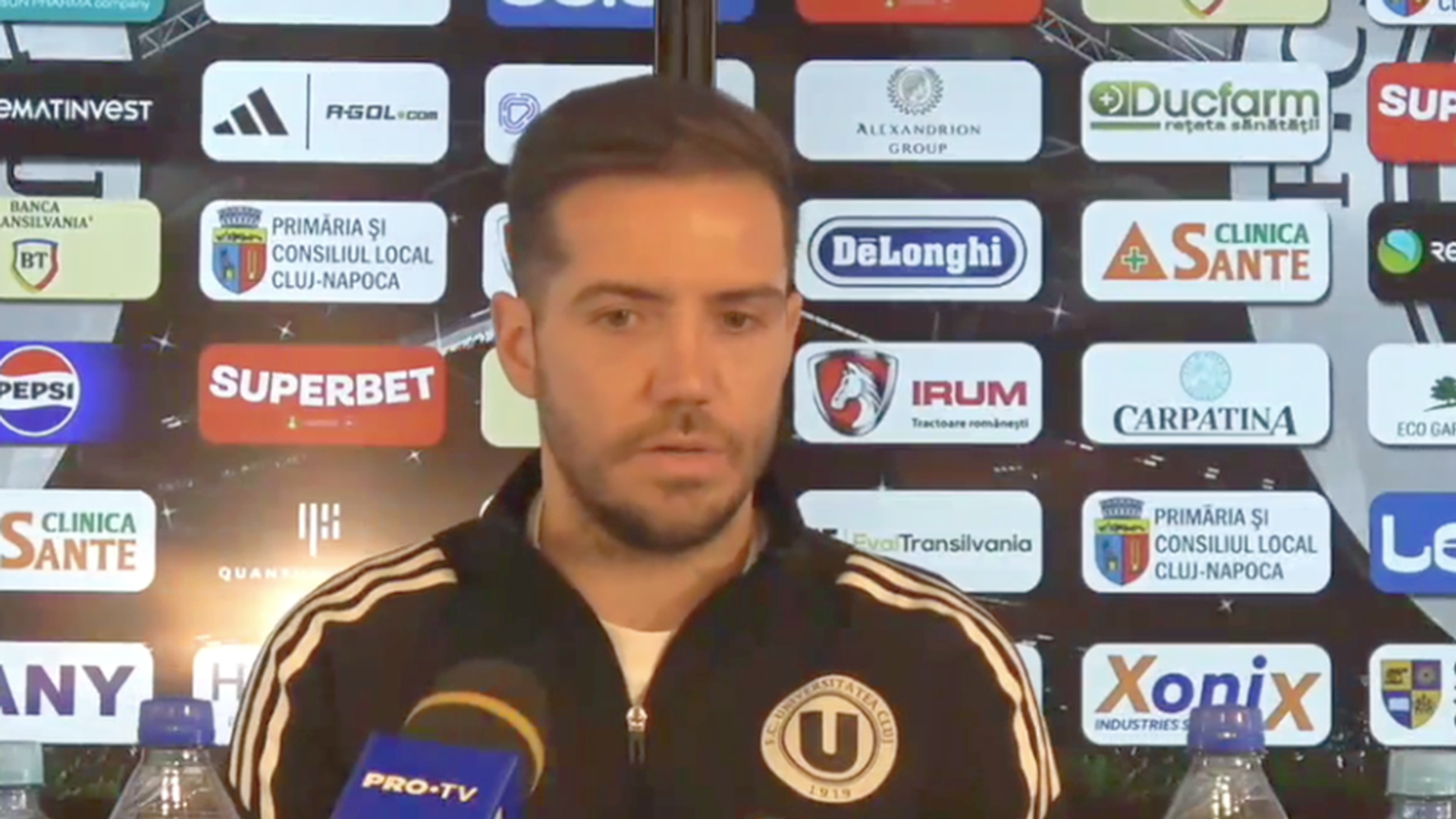 Alex Chipciu la conferința de presă, discutând despre U Cluj play-off și declarațiile lui Gigi Becali înaintea meciului cu Oțelul. | sursa foto: Gazeta Sporturilor Alex Chipciu la conferința de presă, discutând despre U Cluj play-off și declarațiile lui Gigi Becali înaintea meciului cu Oțelul. | sursa foto: Gazeta Sporturilor