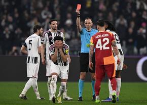 „Roșu” direct! » Jucătorul lui Juventus s-a răzbunat pe zidul tunelului care duce la vestiare