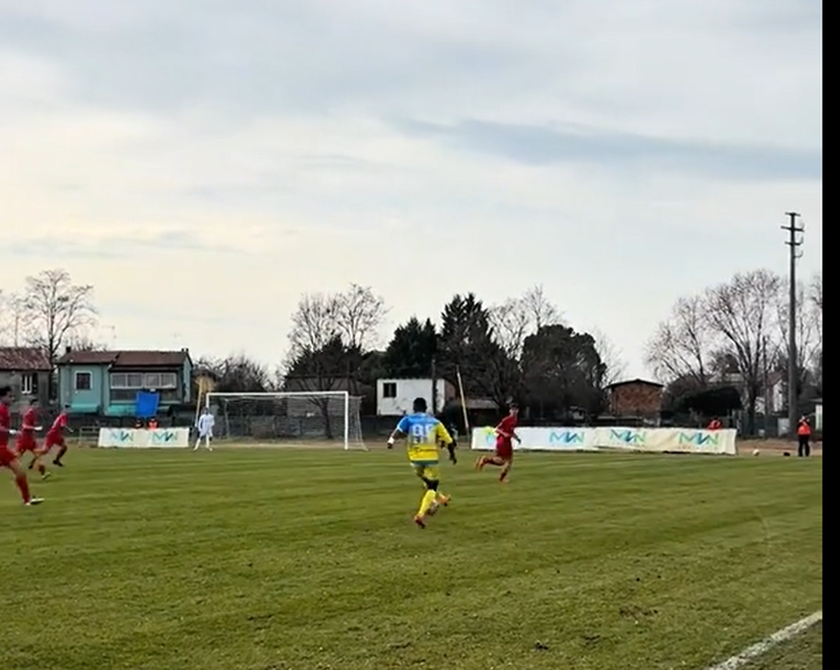 De la Bayern și Juventus, în Serie D! Douglas Costa a evoluat pe un stadion de 750 de locuri