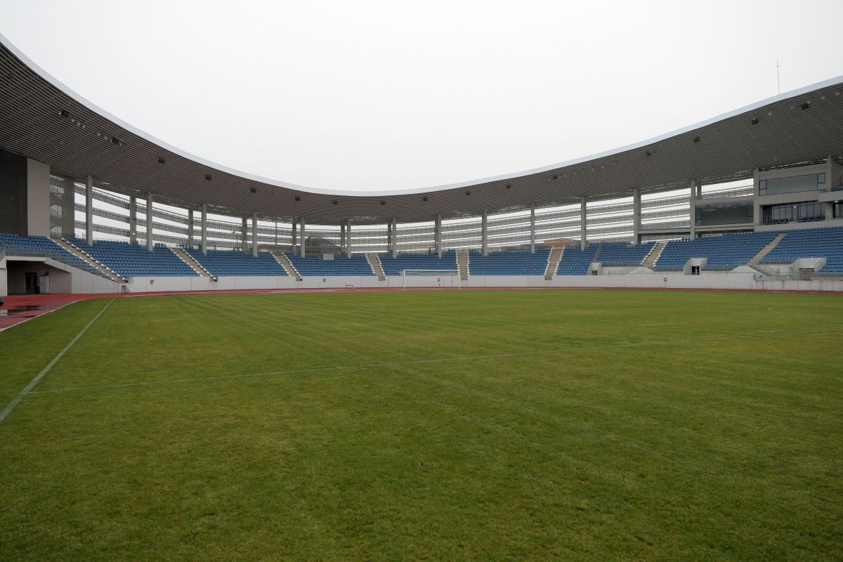 Stadionul funcționarilor! Pe arena unde Pandurii îngenunchea granzii mai „joacă” doar angajații de la primărie! GSP a descins la Târgu-Jiu