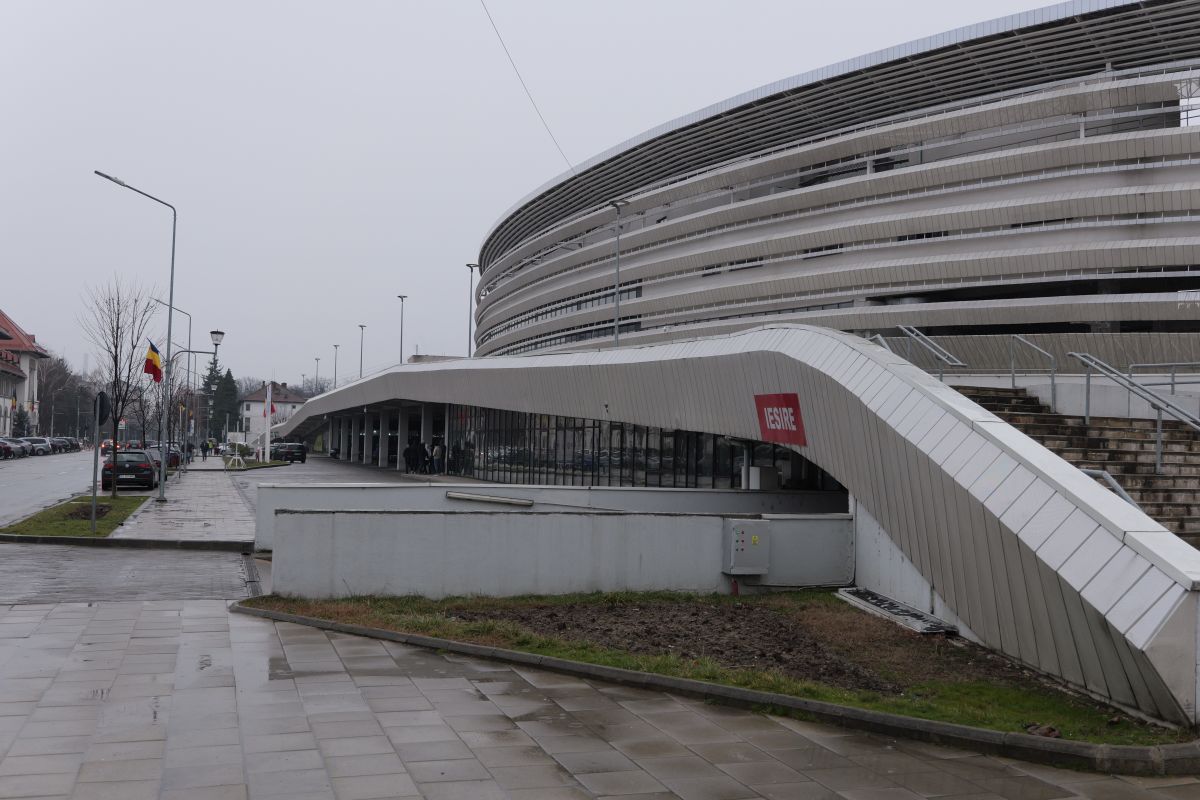 Stadionul funcționarilor! La 7 ani de la inaugurare, arena de 12.000 de locuri din România e casa angajaților Primăriei » GSP a intrat în complexul care a costat milioane de euro