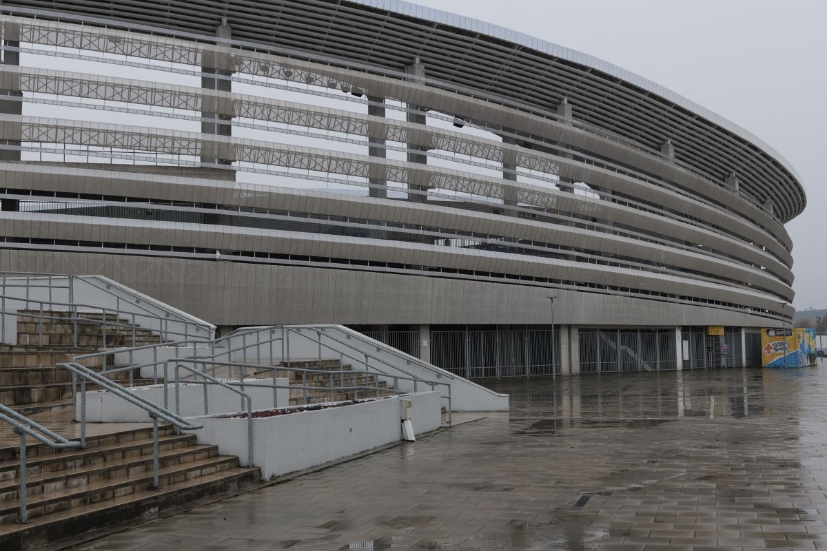 Stadionul funcționarilor! La 7 ani de la inaugurare, arena de 12.000 de locuri din România e casa angajaților Primăriei » GSP a intrat în complexul care a costat milioane de euro