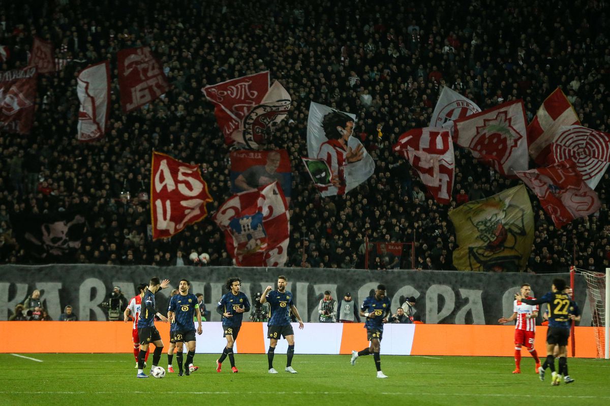 Scenografie Steaua Roșie la meciul cu Lille din Europa League