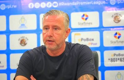 Prin ce trece Reghecampf în Rwanda: „Cine e responsabil dacă moare un jucător pe teren? Data viitoare nu mai jucăm!”