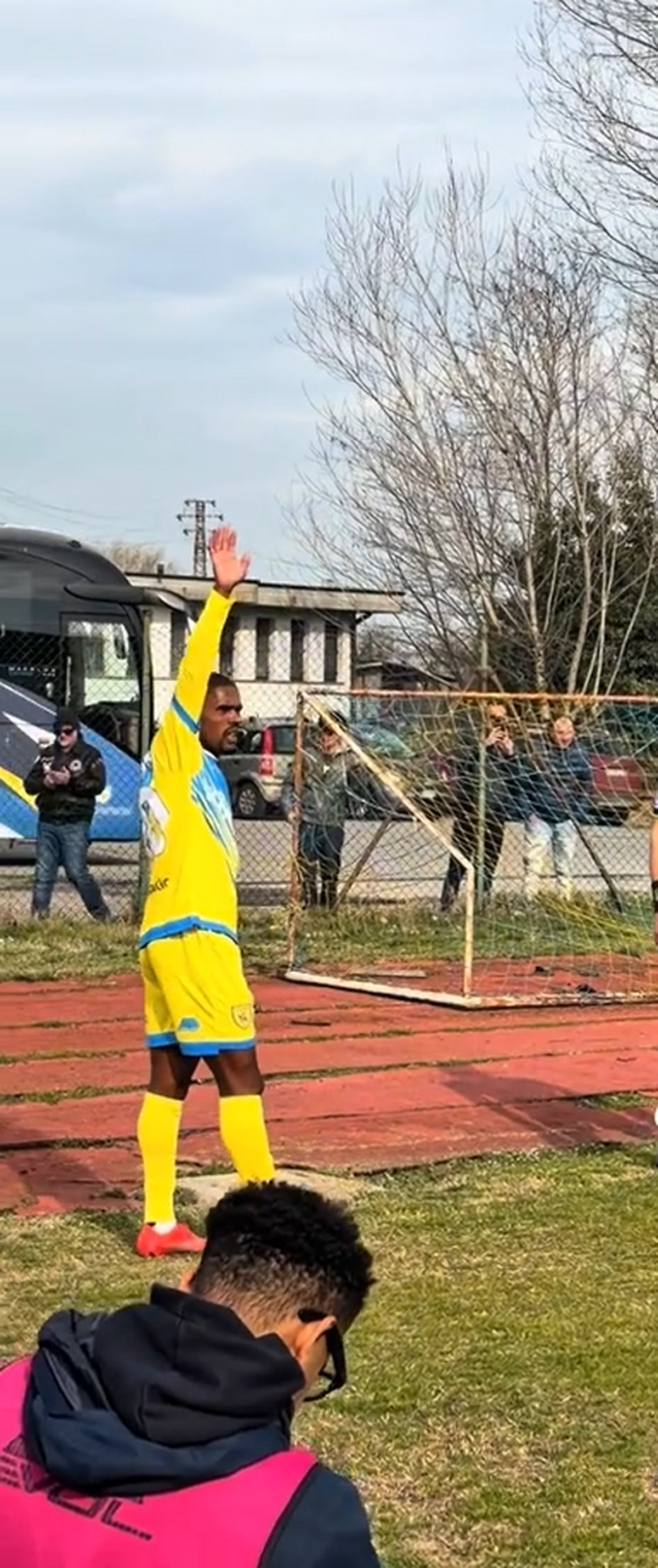 De la Bayern și Juventus, în Serie D! Douglas Costa a evoluat pe un stadion de 750 de locuri