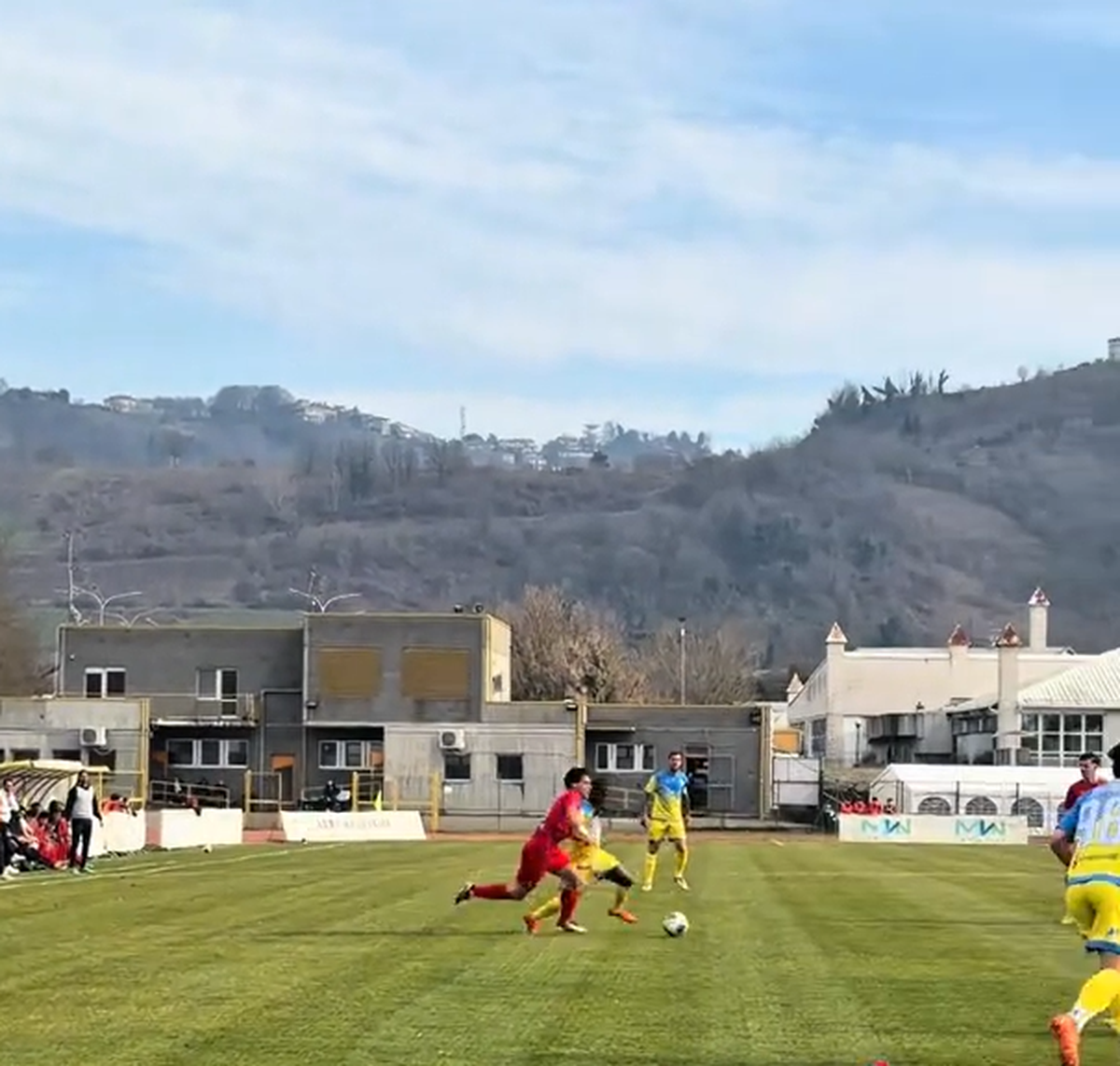 De la Bayern și Juventus, în Serie D! Douglas Costa a evoluat pe un stadion de 750 de locuri