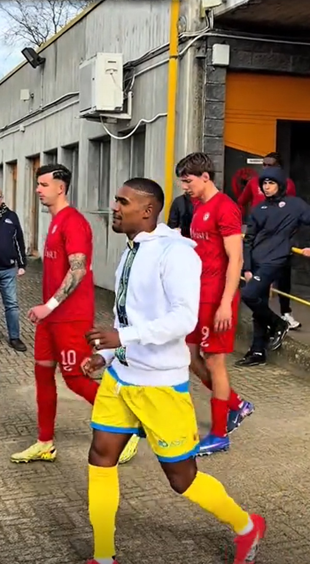 Douglas Costa a evoluat pe un stadion de 750 de locuri în Serie D