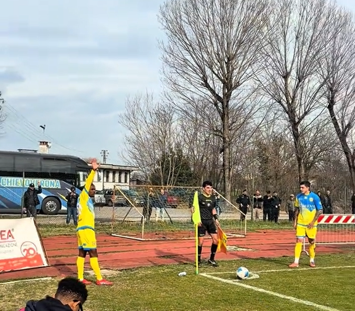 De la Bayern și Juventus, în Serie D! Douglas Costa a evoluat pe un stadion de 750 de locuri