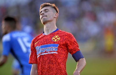 Scandal în vestiarul FCSB, după ce Florin Tănase a semnat pentru reducerea salariului: „TRĂDĂTORULE!”