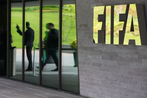 FIFA poate prelungi perioada de transferuri din vară