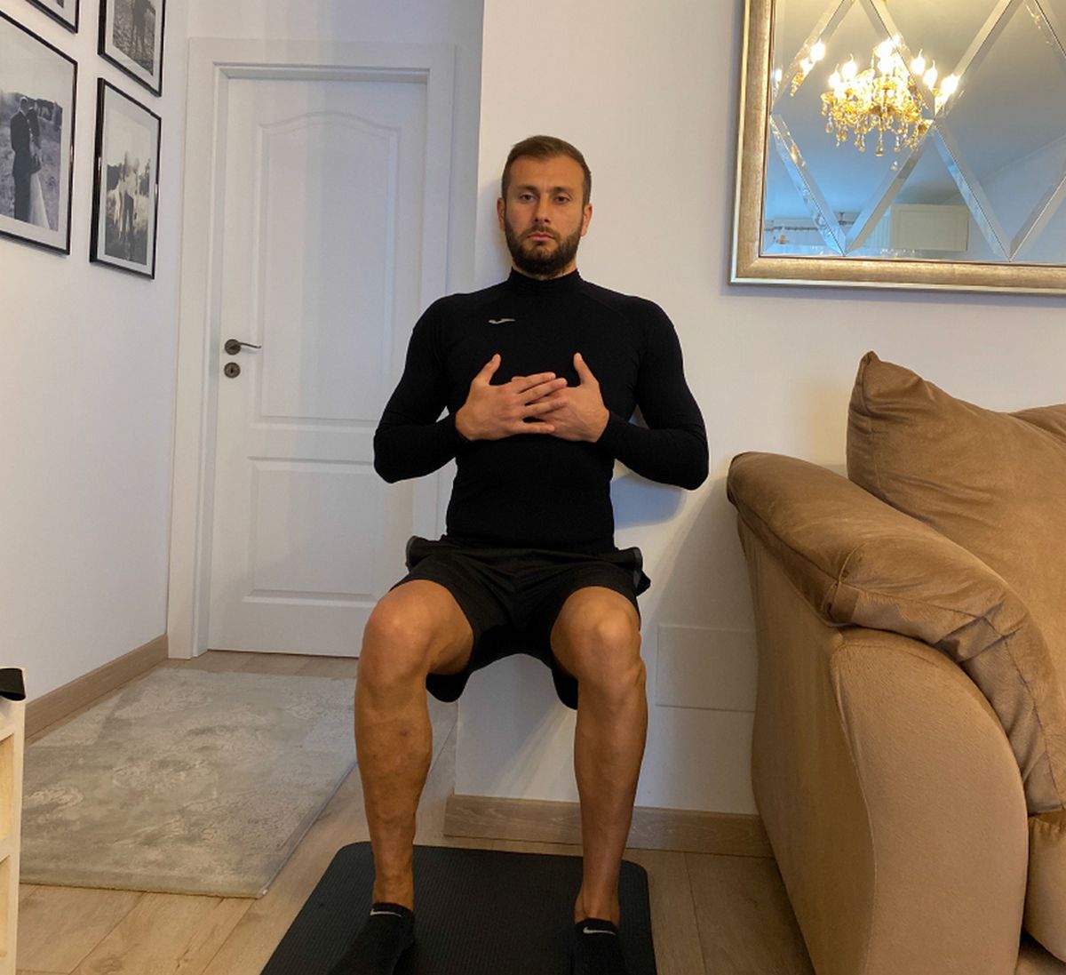 VIDEO Cristian Dragotă, preparatorul fizic al campioanei CFR, exemplifică exerciții de făcut în izolare: „Vă puteți antrena și acasă, vă arăt eu cum!”