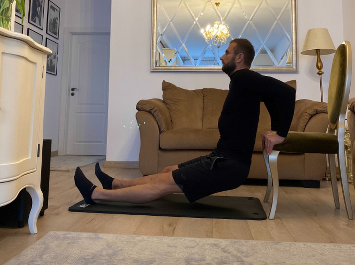 VIDEO Cristian Dragotă, preparatorul fizic al campioanei CFR, exemplifică exerciții de făcut în izolare: „Vă puteți antrena și acasă, vă arăt eu cum!”