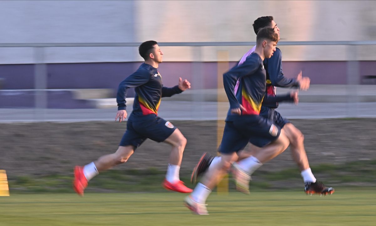 Adrian Mutu pregătește atent înfruntarea cu Ungaria U21 » A băgat 4 jucători în ședință