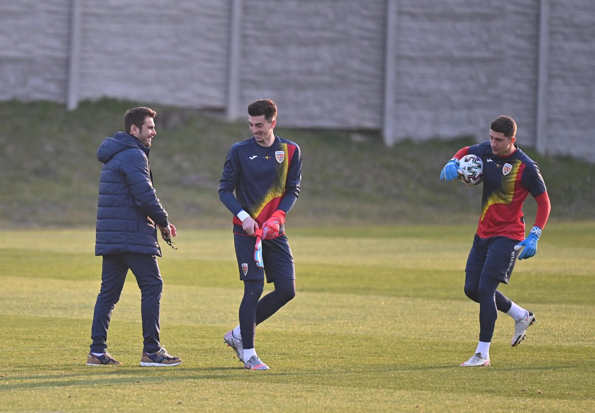 Adrian Mutu pregătește atent înfruntarea cu Ungaria U21 » A băgat 4 jucători în ședință