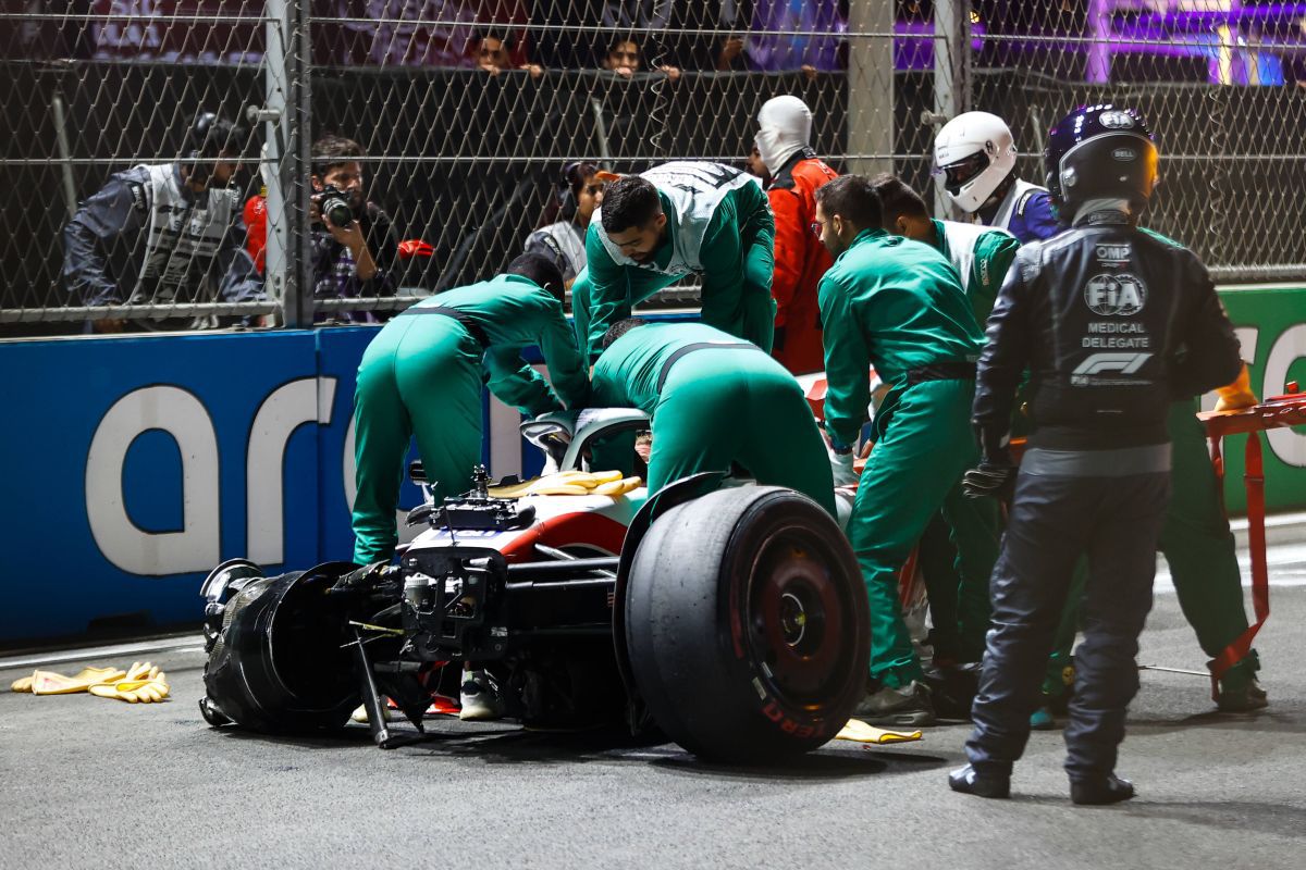 Mick Schumacher, accident teribil în calificările Marelui Premiu al Arabiei Saudite // Foto: Capturi DigiSport + Imago