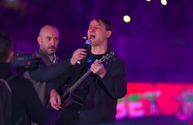 Ce s-a întâmplat la intonarea imnului » La TV a fost întreruptă transmisia