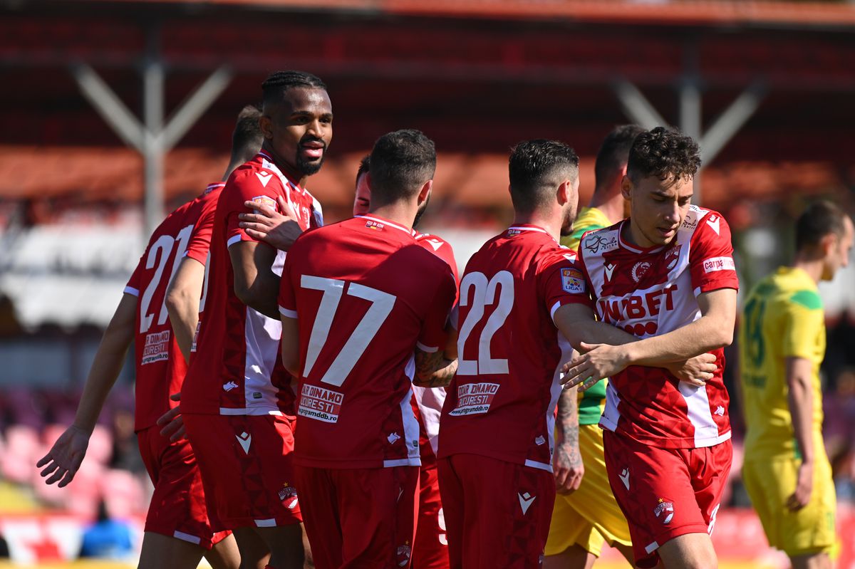 Dinamo, victorie în zece oameni în amicalul cu Zimbru » Eșanu a fost eliminat în finalul primei reprize