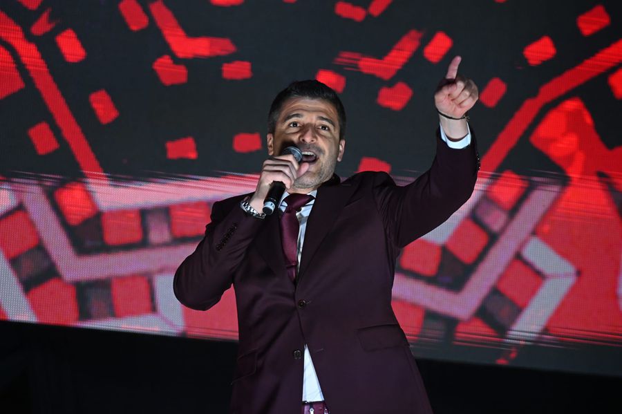 Ce nu s-a văzut la TV în ziua inaugurării arenei din Giulești » Gesturile lui Mihai Iosif, surpriza de la „oficială” și Daniel Niculae one-man show