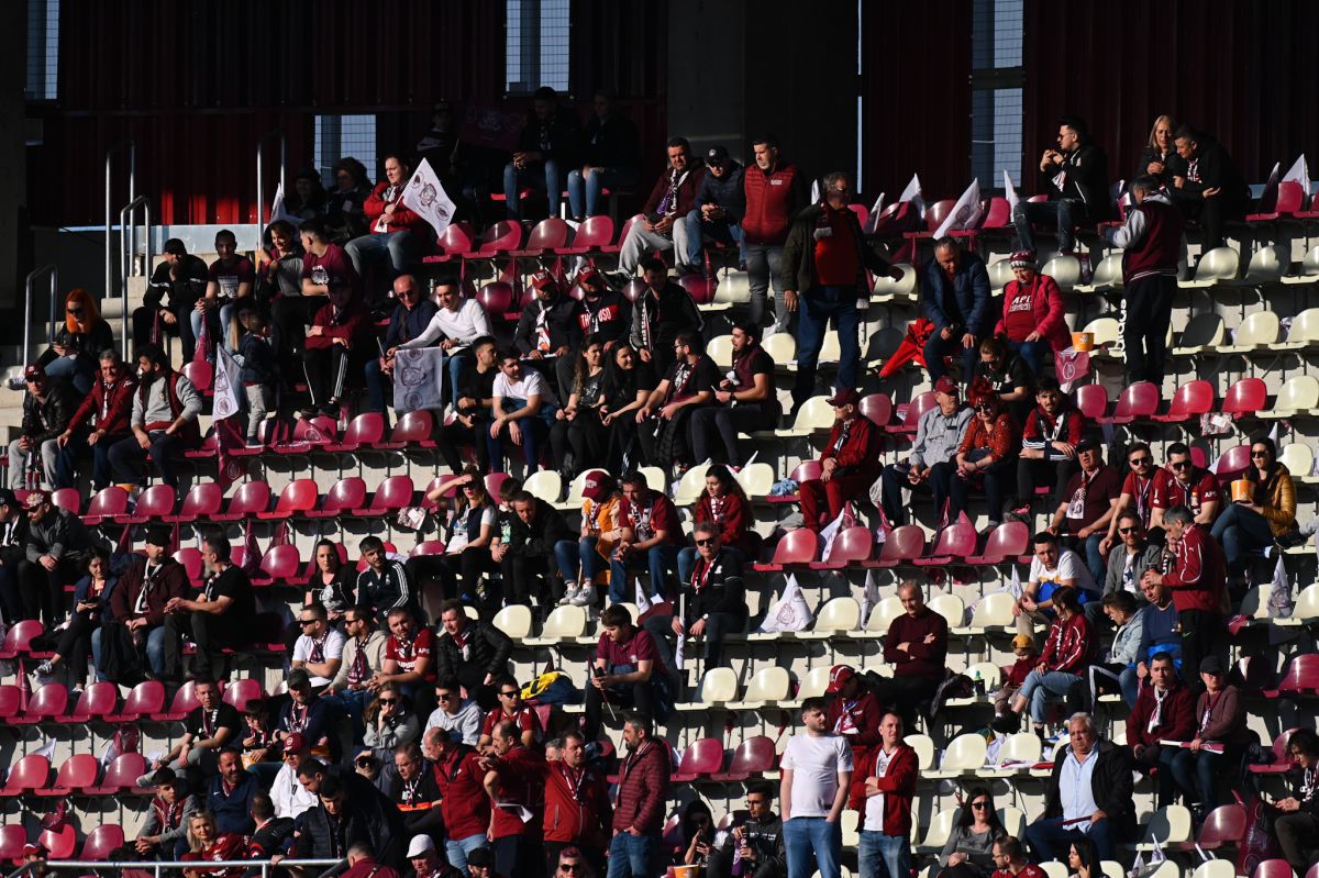 Ziua pe care Giuleștiul nu o va uita niciodată » Rapid câștigă și meciul seniorilor, iar stadionul e gata pentru Liga 1!