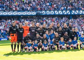 Gică Hagi, show pe „Ibrox” » Lovitură liberă magistrală în meciul legendelor: Rangers vs restul lumii