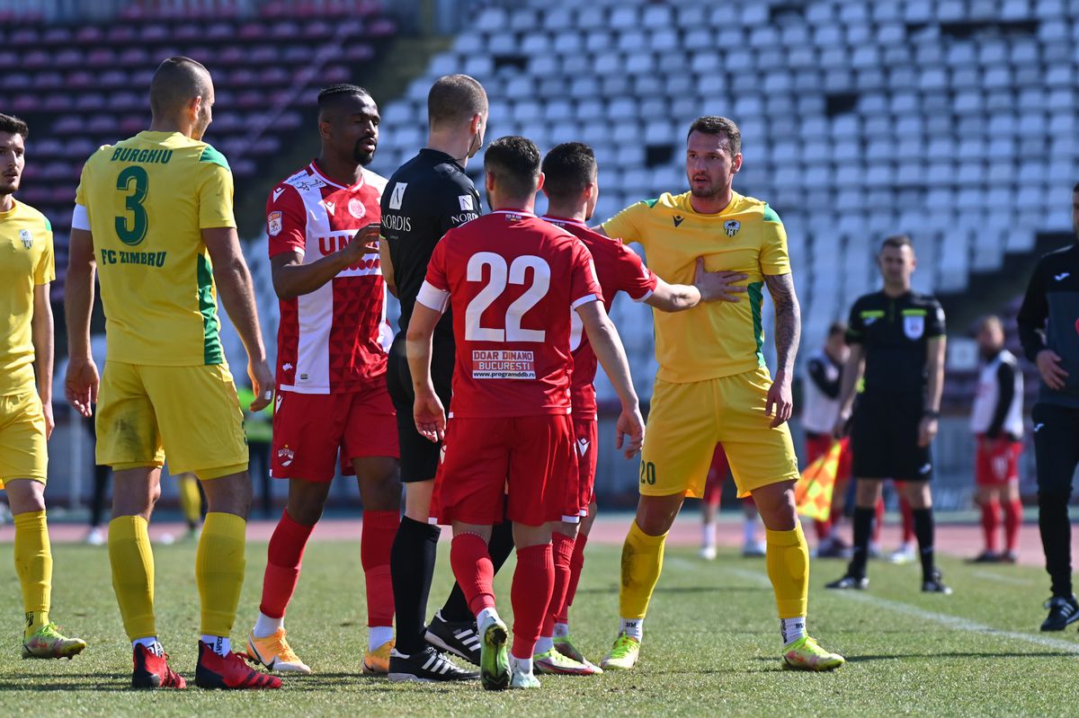 Dinamo, victorie în zece oameni în amicalul cu Zimbru » Eșanu a fost eliminat în finalul primei reprize